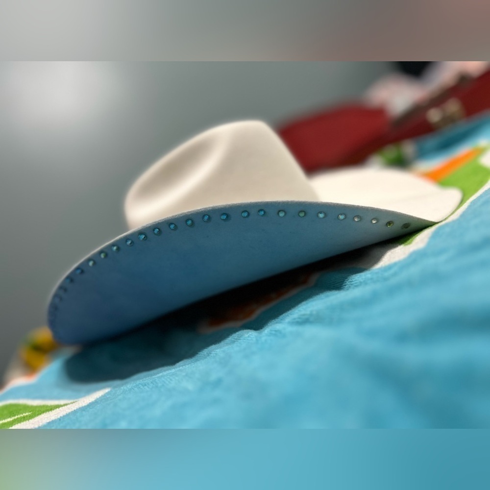 Atwood Hat Co. 5X White Fur Felt Cowboy Hat blue Ombré Western Pleasure NFR